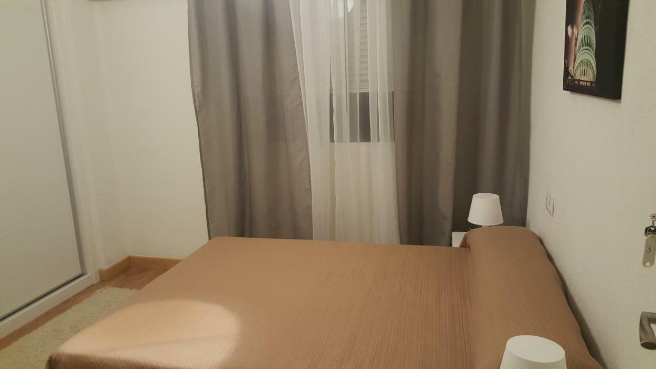 מאלגה Pension Yna Holiday מראה חיצוני תמונה