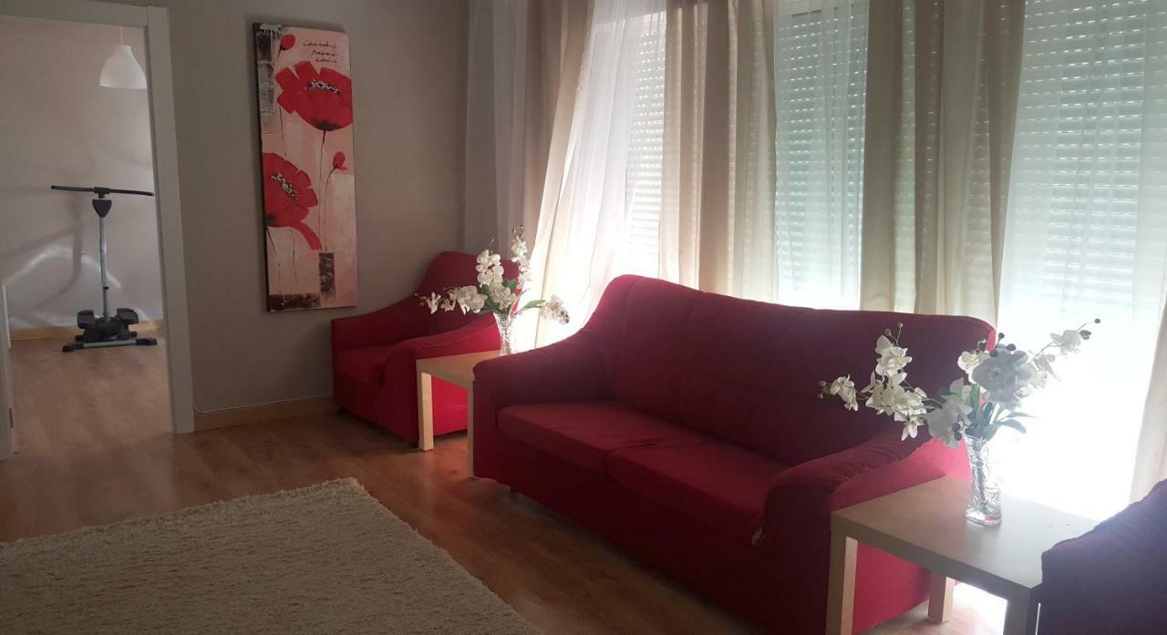 מאלגה Pension Yna Holiday מראה חיצוני תמונה