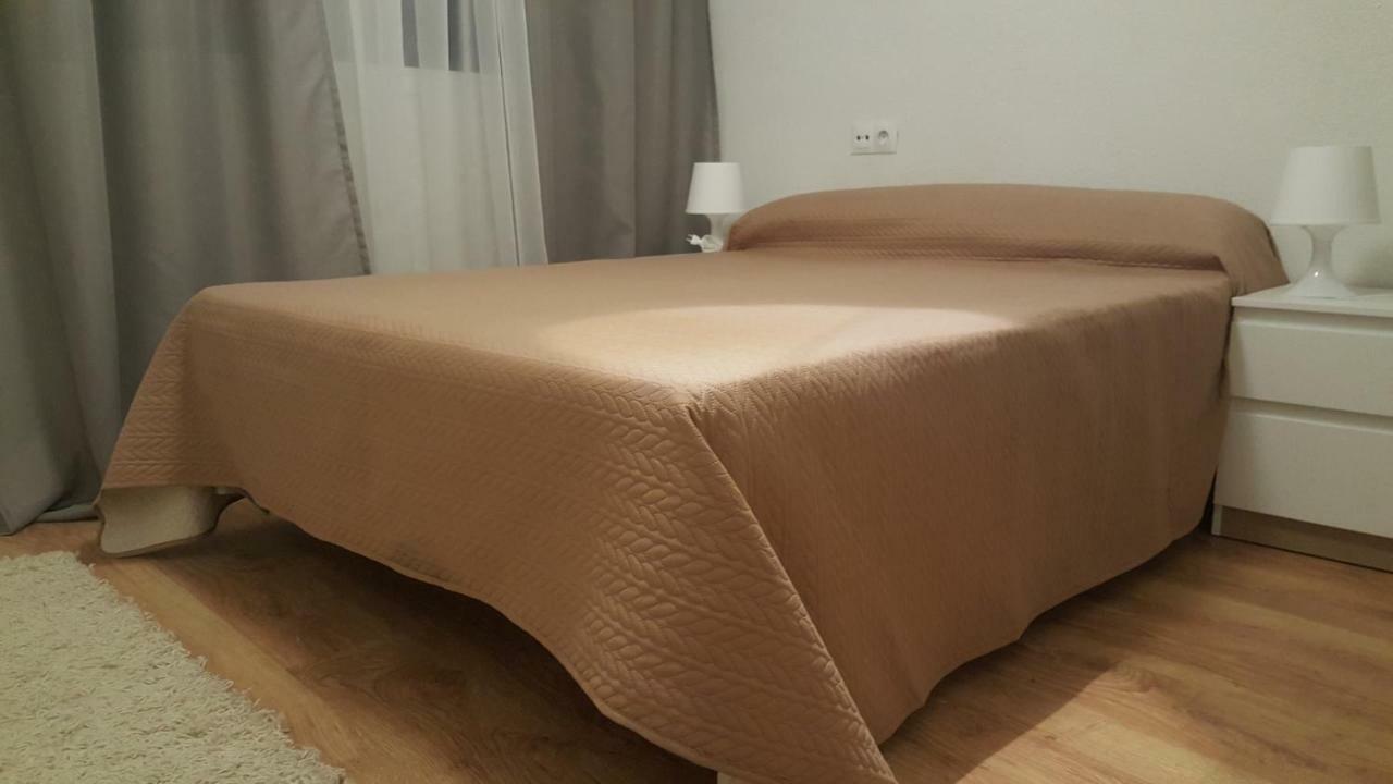 מאלגה Pension Yna Holiday מראה חיצוני תמונה
